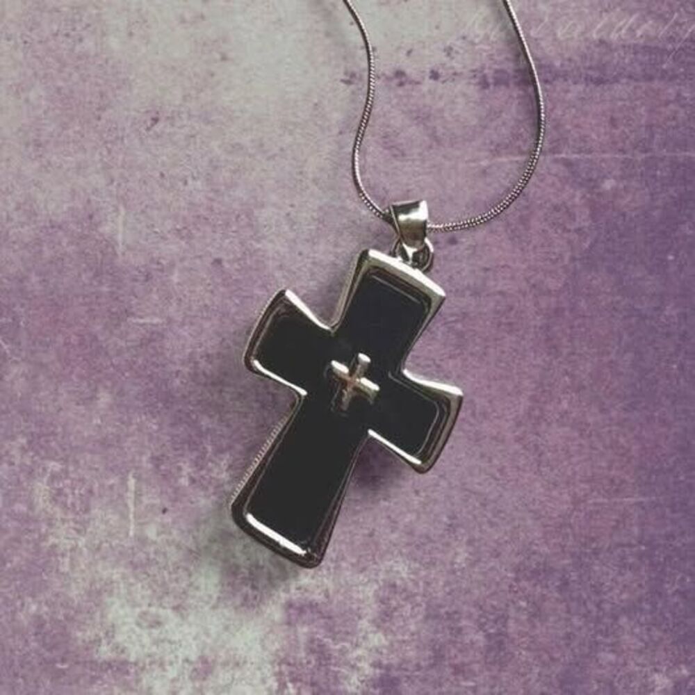 y2k style black and silver simple cross necklace